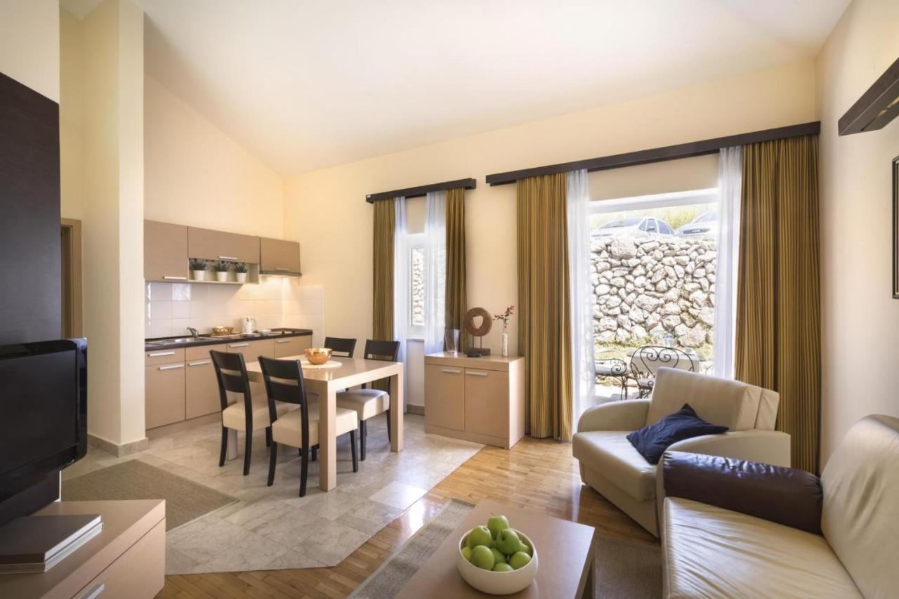 Apartment Aci Marina Cres Exterior foto