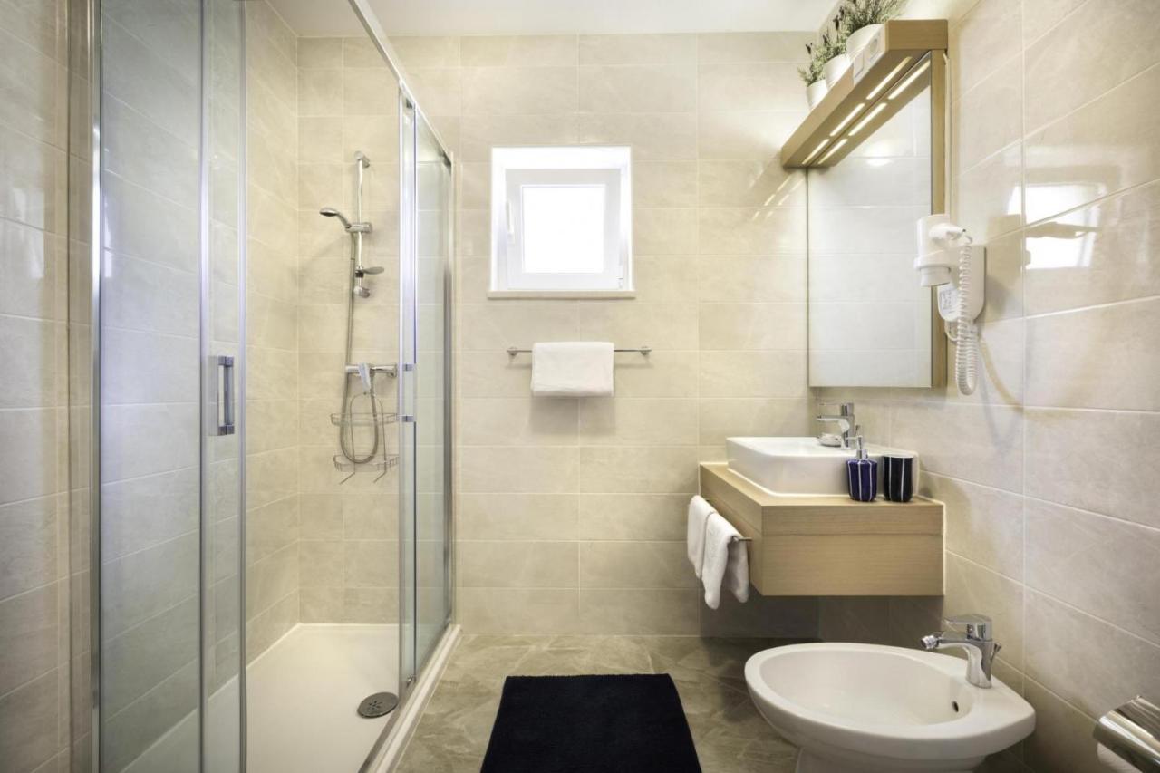 Apartment Aci Marina Cres Exterior foto