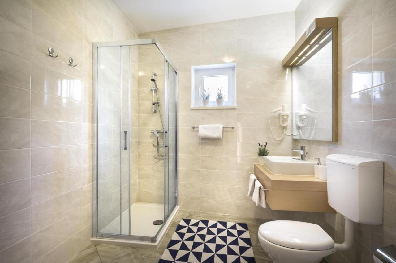 Apartment Aci Marina Cres Exterior foto